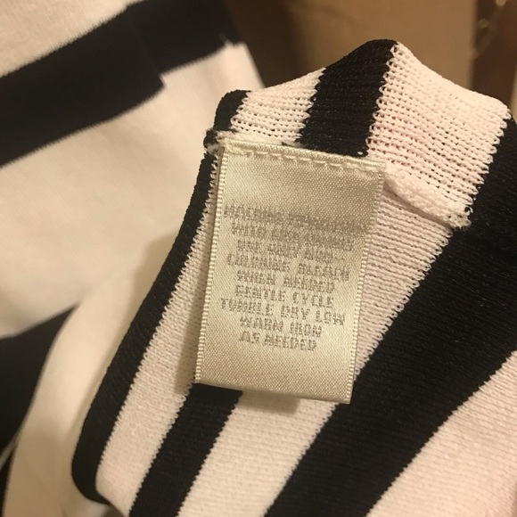 Worthington L B&W stripe sleek V-neck top - Picture 5 of 7